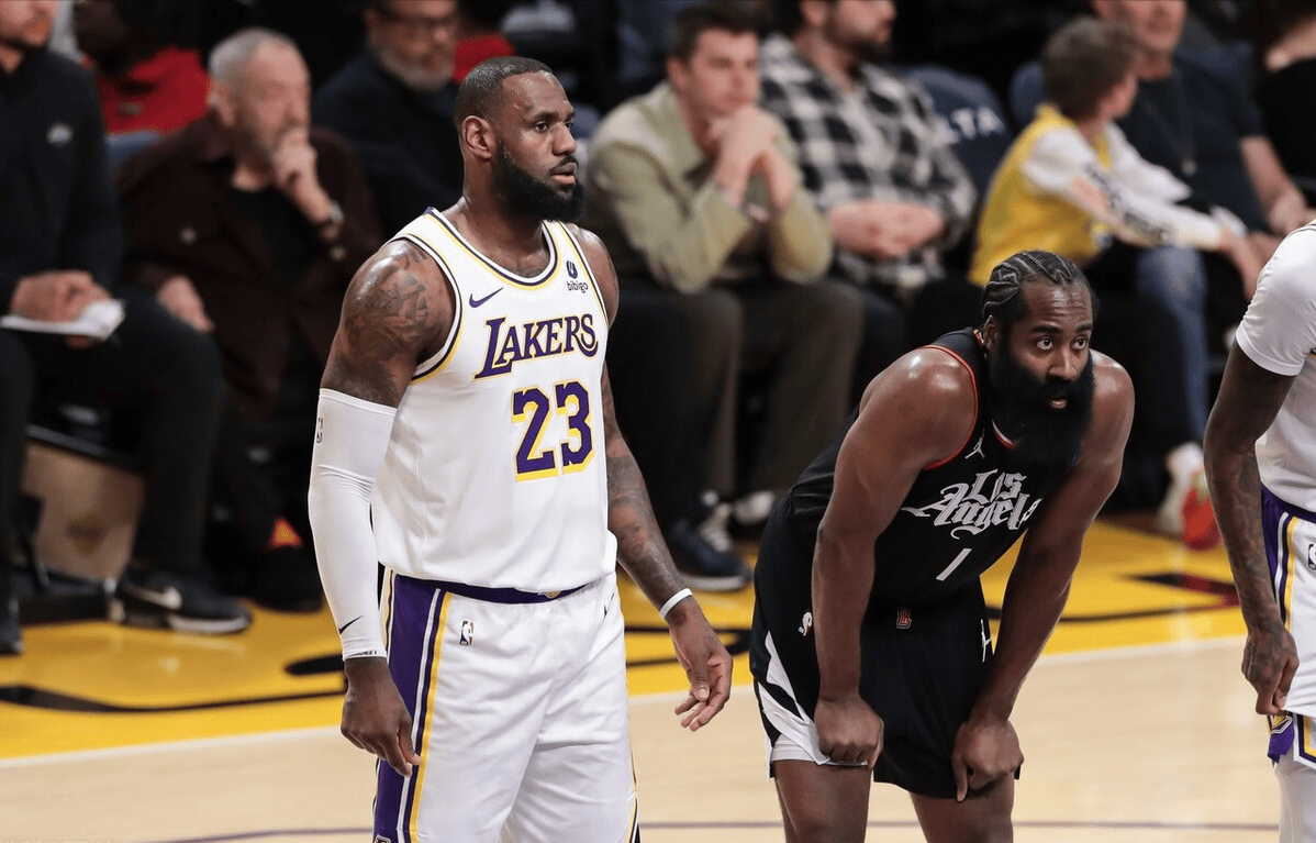 NBA常规赛：湖人队险胜快船队