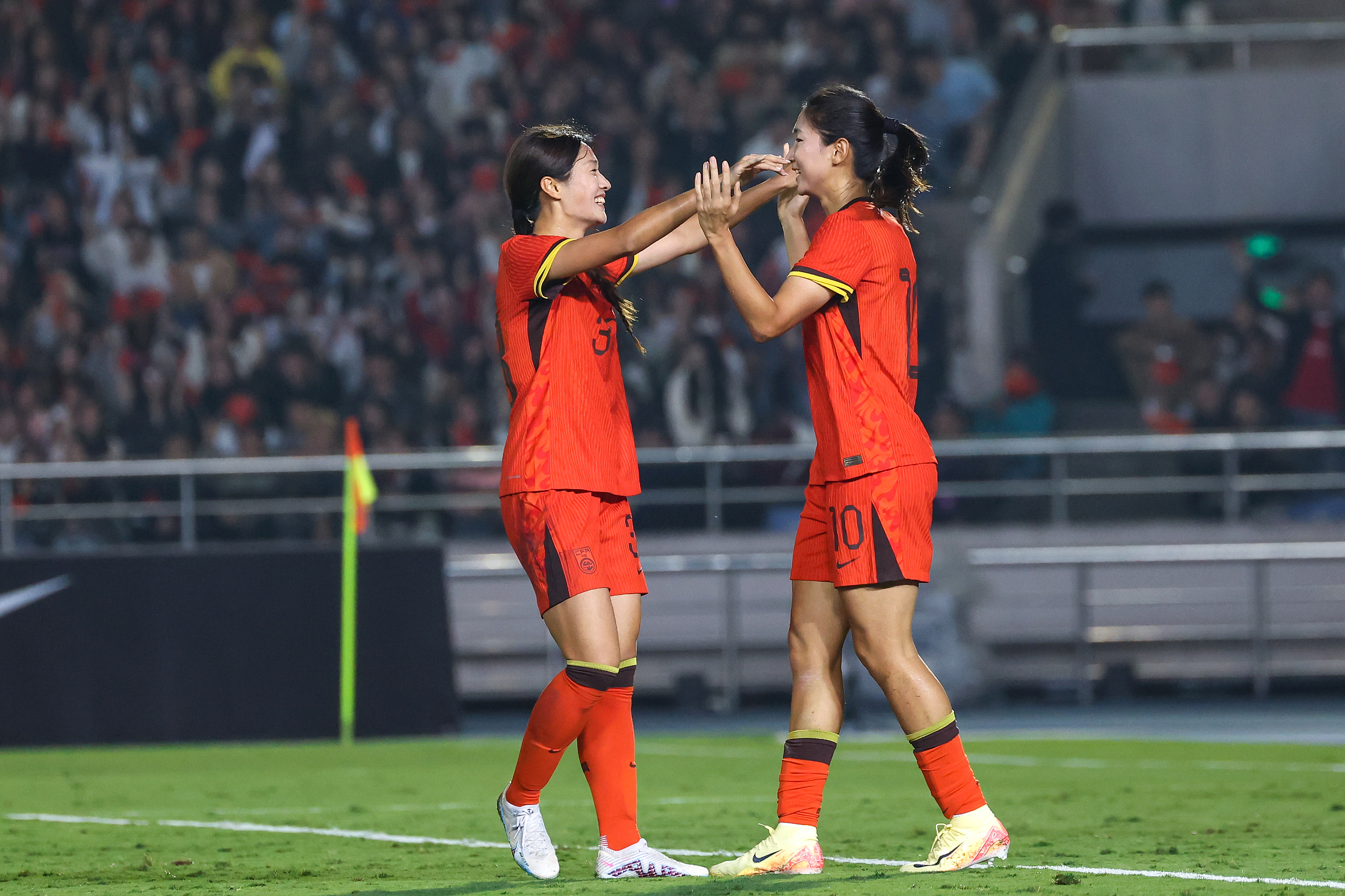 国际体坛：中国女足力挫对手攻陷国际女足比赛的简单介绍