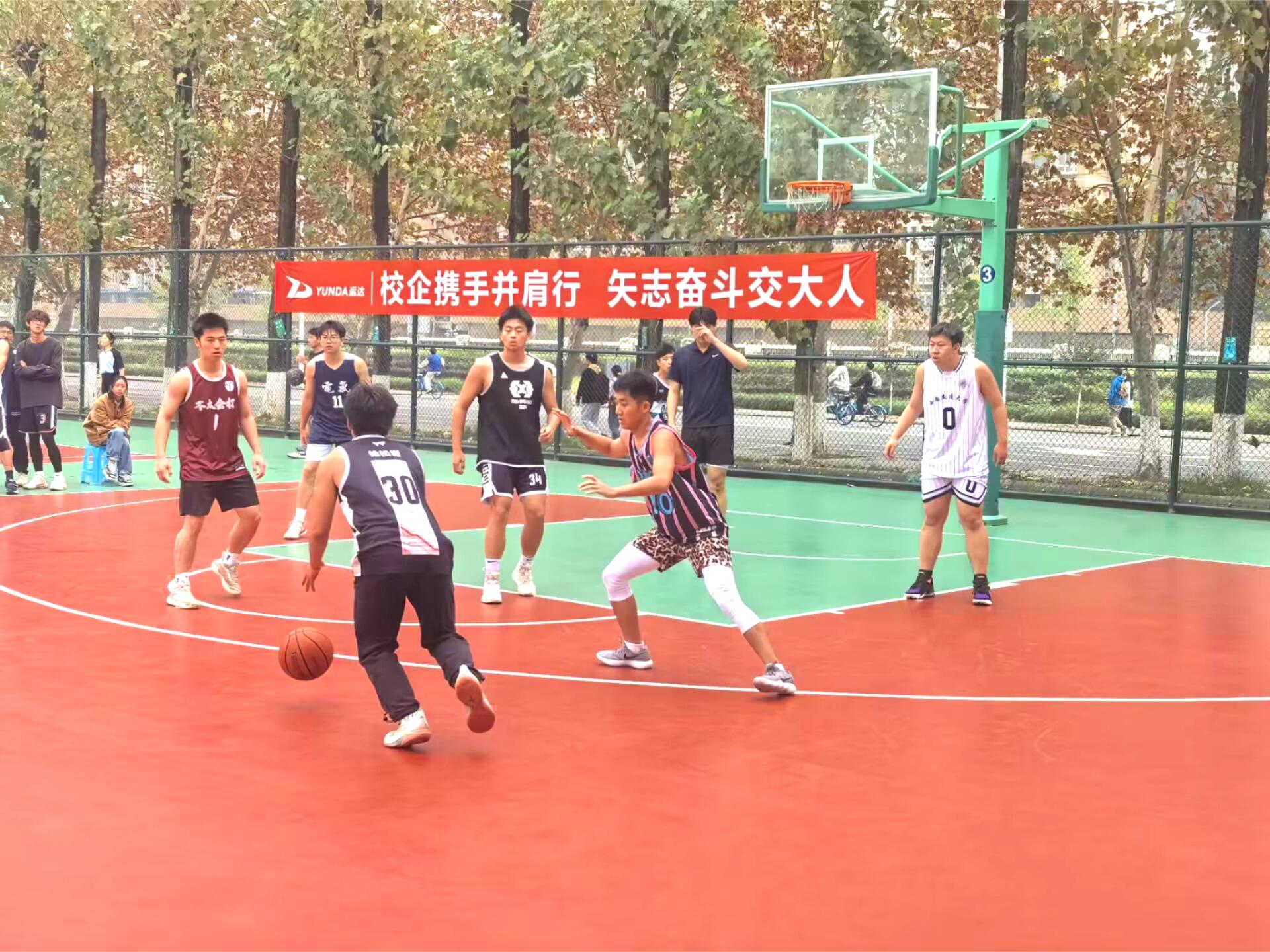 今年的篮球联赛更加引人注目，奔涌澎湃的简单介绍