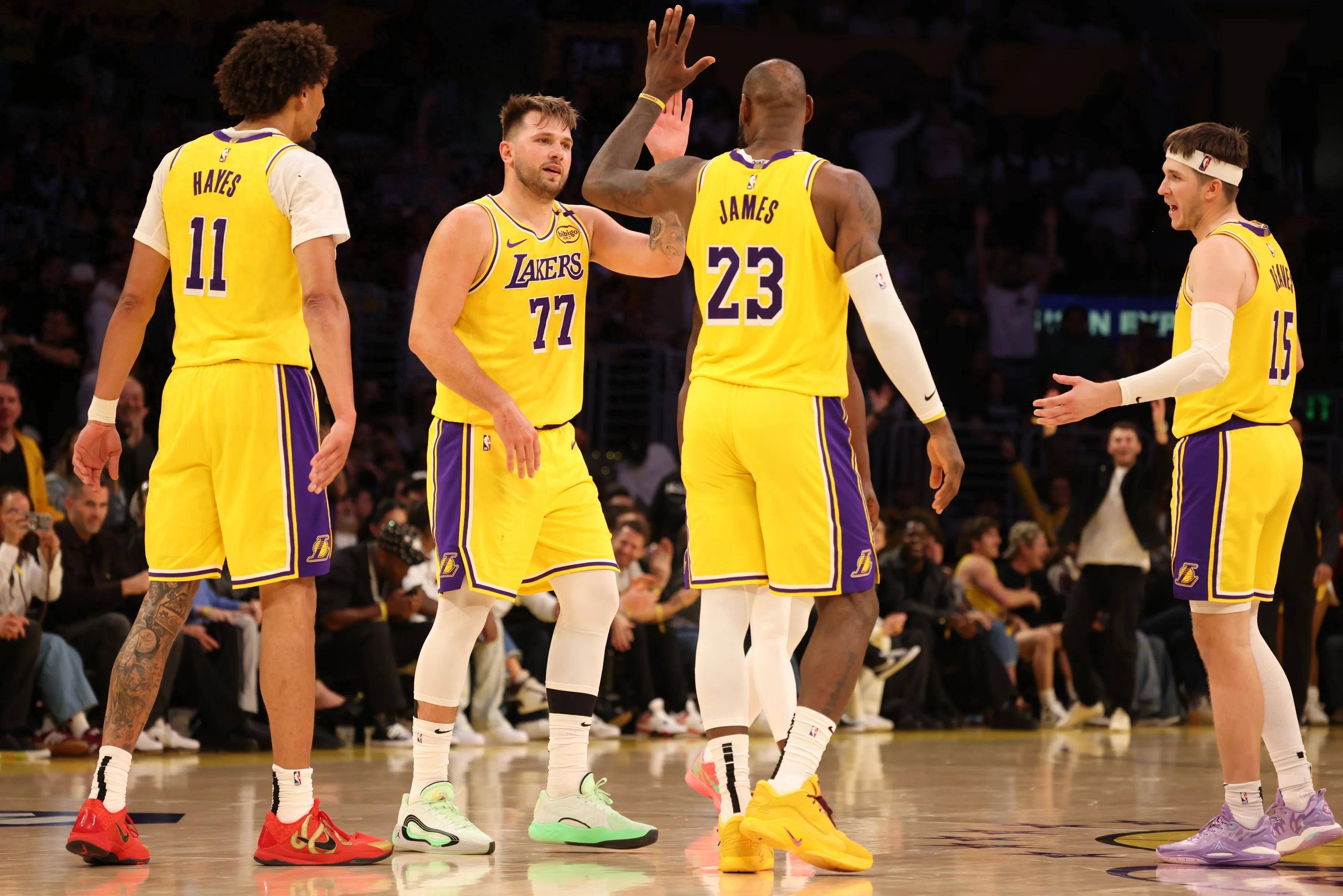 金年会全站-NBA总决赛开战，詹姆斯率队迎战强敌