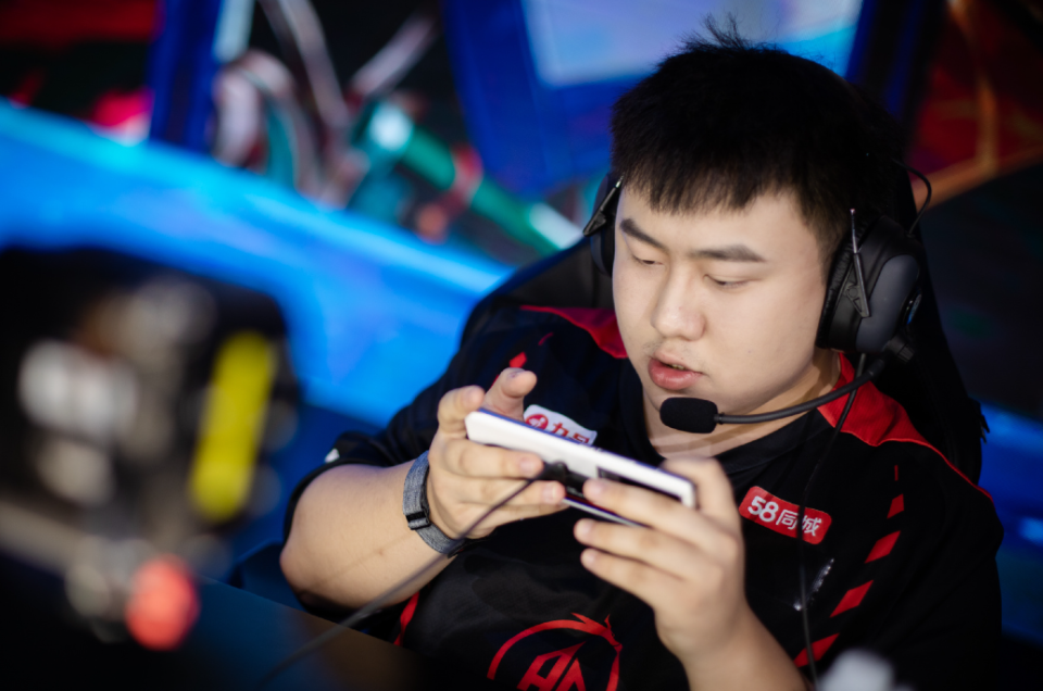 MAD翻盘KT，Lehends打出惊人五杀淘汰赛2:0（北京）