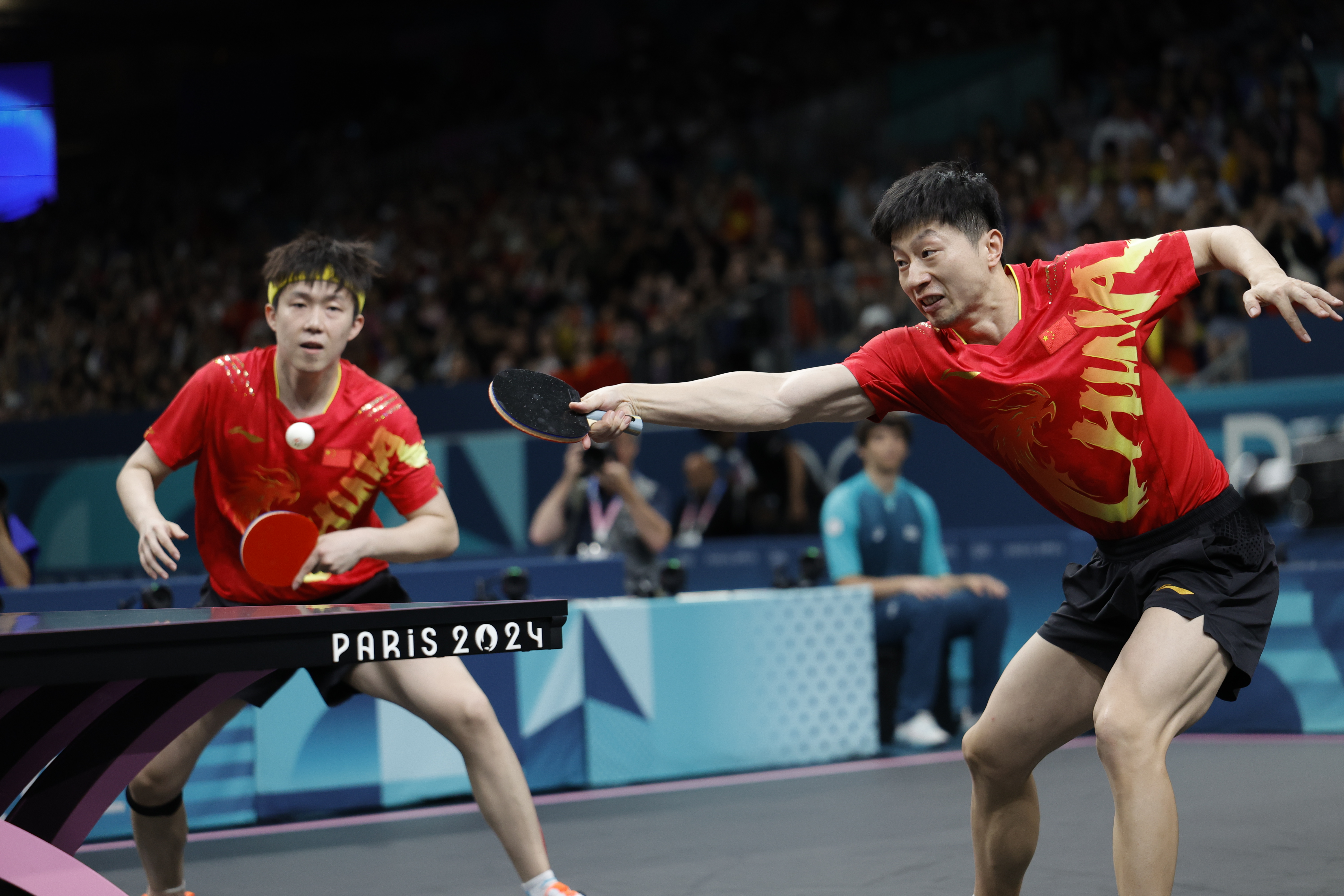 波兰队碾压瑞典队，马龙带队取胜