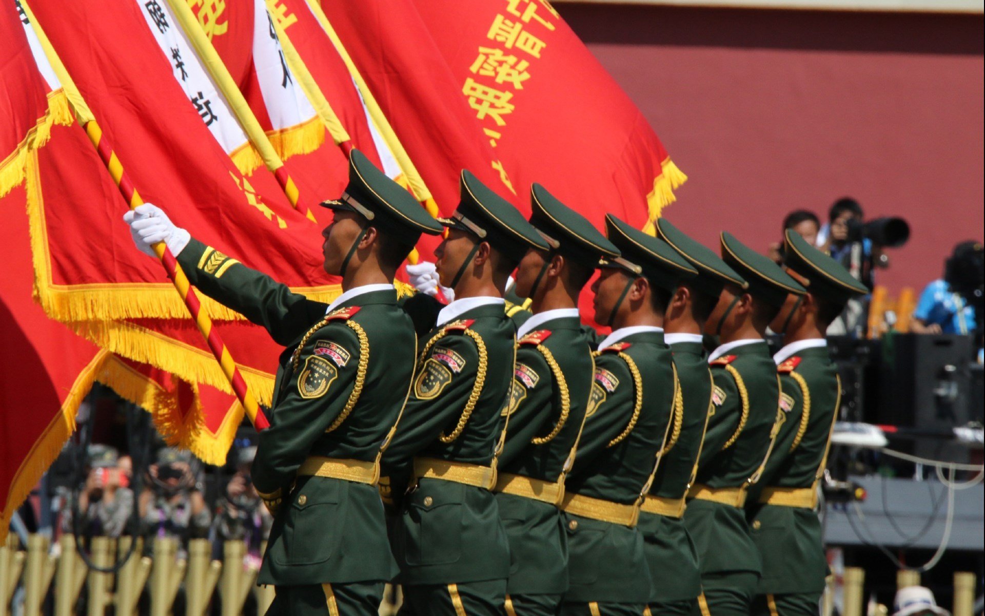 当伯纳乌的焦灼遇见CBA的锋芒，中国篮球的德比式收割