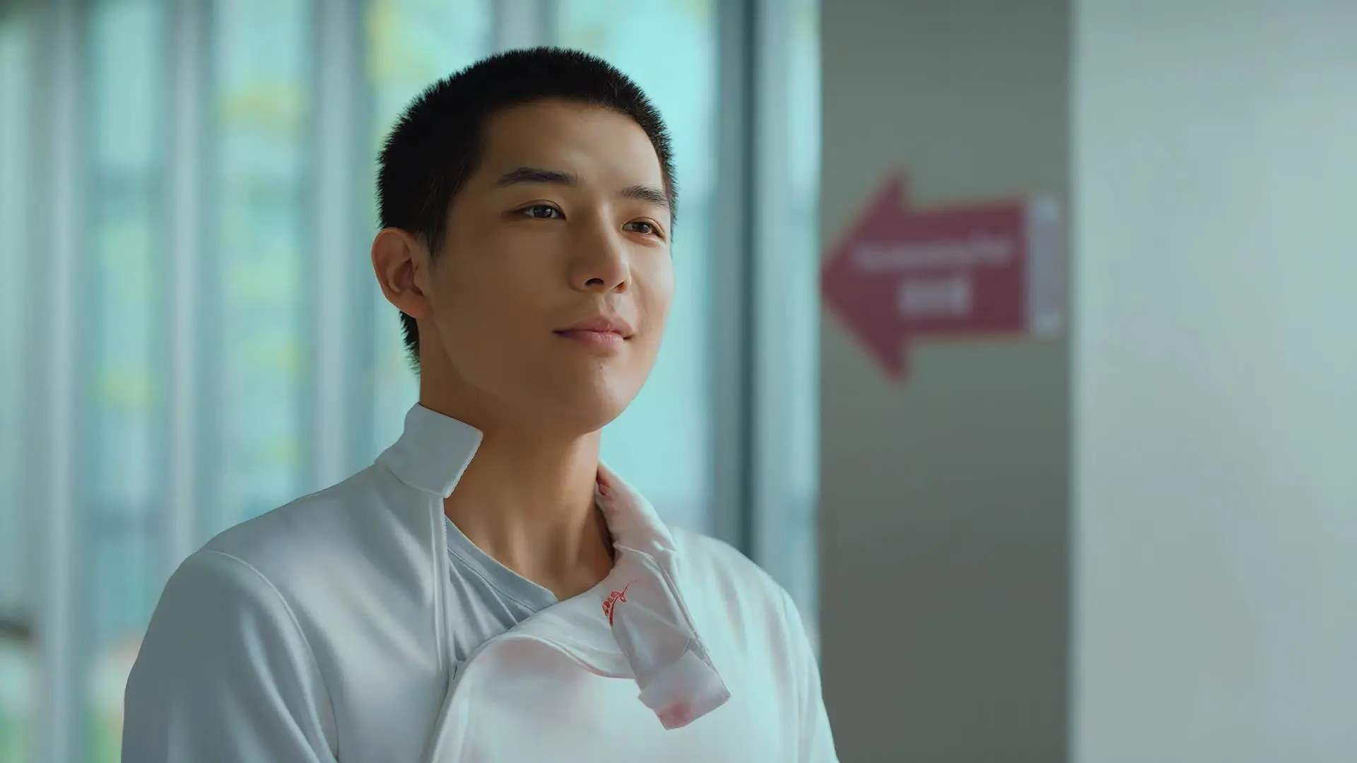 东方新月与英伦利刃，绿茵场上的征服叙事