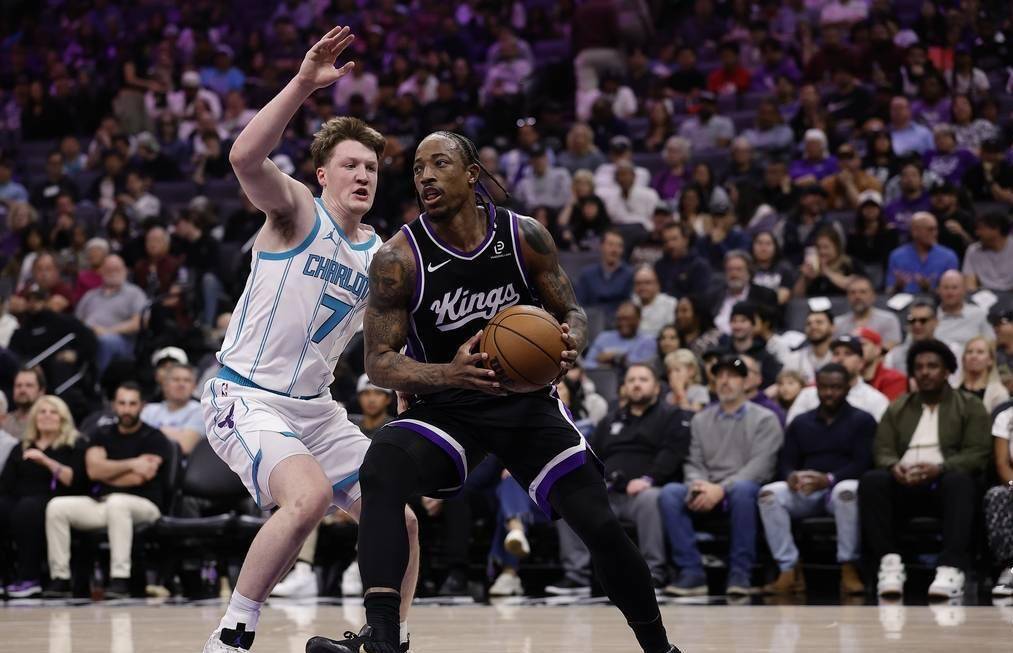 德罗赞展现巨星价值,太阳加时取胜魔术 德罗赞展现巨星价值,太阳加时取胜魔术