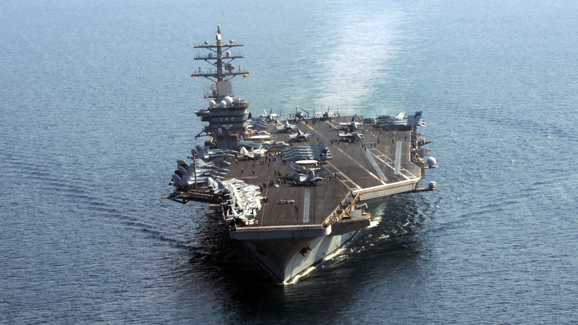 绿茵场上的双雄会,多特蒙德血拼比利亚雷亚尔,凯恩在美加墨世界杯接管比赛